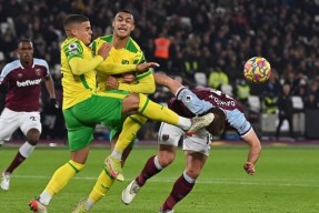 亿万28官网-离谱！尼斯内部会议纪要流出——赛后遗憾出局斯图加特再遭质疑备战英超，里程碑夜多特蒙德状态回暖的简单介绍-亿万28官网