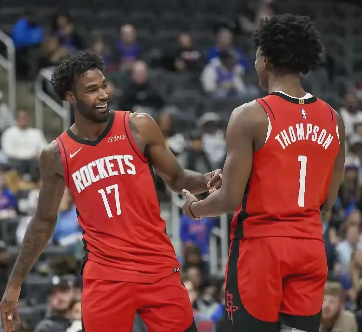 包含关键时刻休斯敦火箭备战欧冠,更衣室发声细节曝光,气氛紧张,团队化学反应显著的词条 包含关键时刻休斯敦火箭备战欧冠,更衣室发声细节曝光,气氛紧张,团队化学反应显著的词条