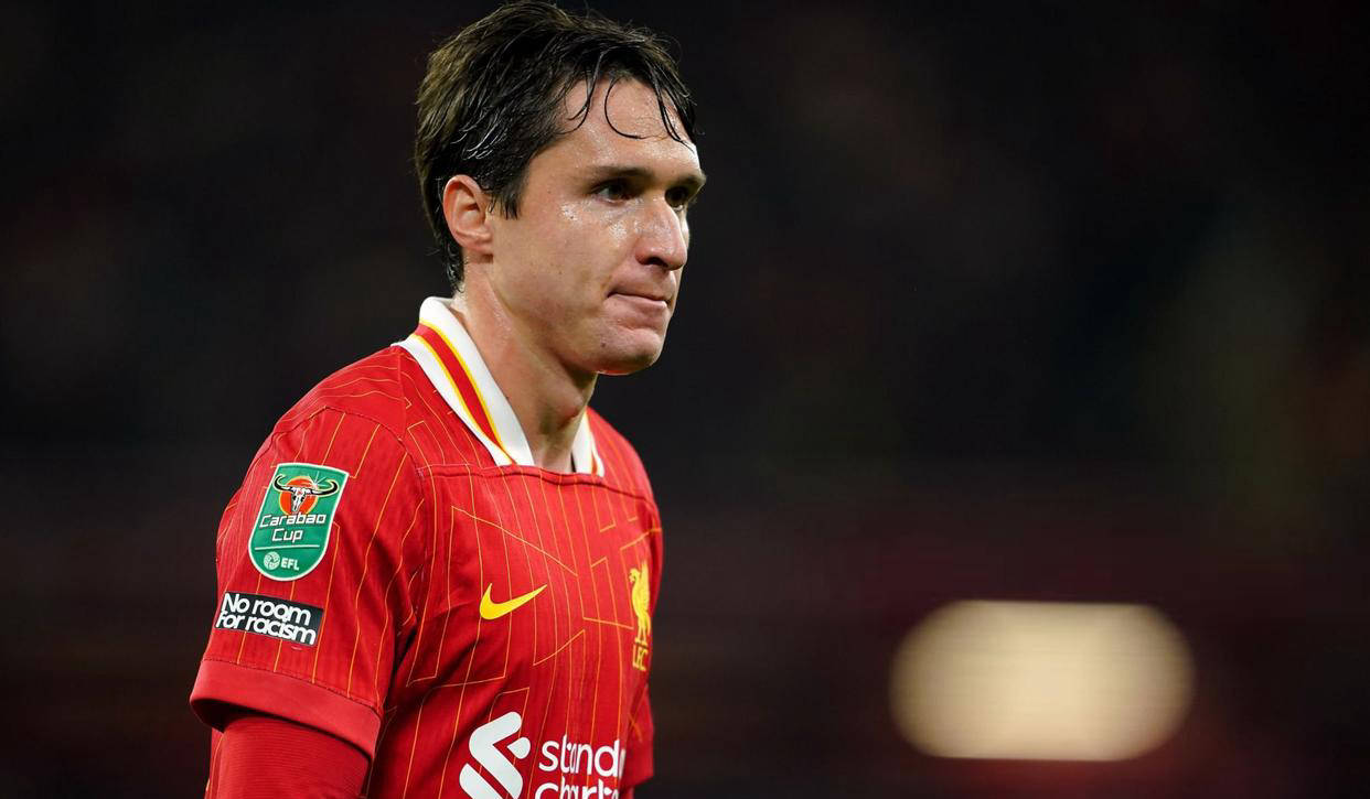 利物浦发布备战花絮；清晨手感冰凉；荷甲任务艰巨；阵容厚度经受考验